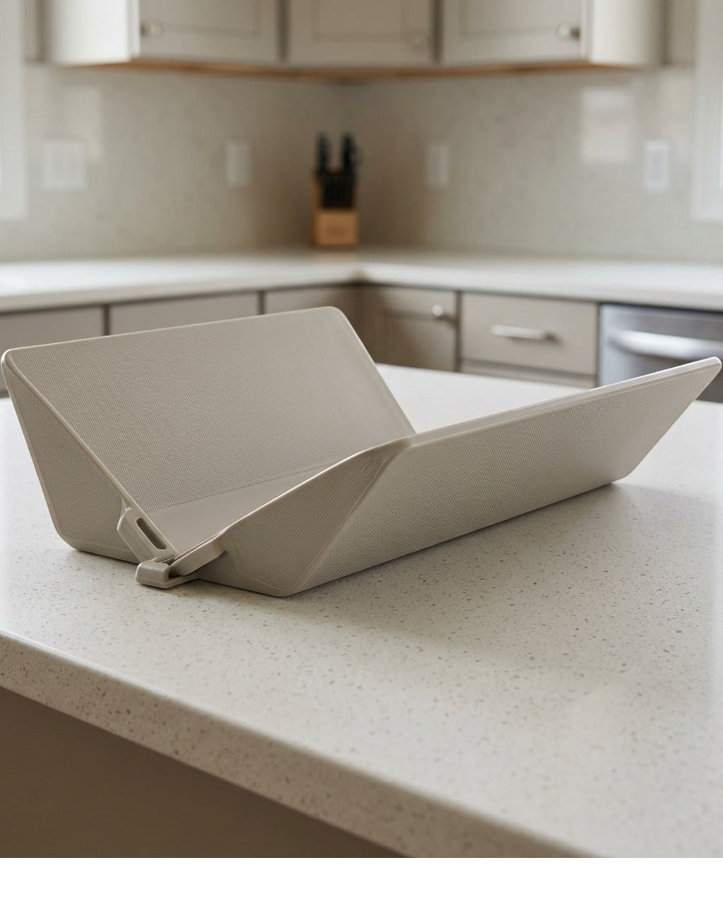 Kbvfa Fold-and-Pour Polypropylene Cutting Board 36 x 25 cm Sand - Lifestyle view